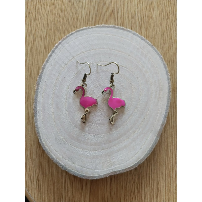 Boucle d’oreille flamant rose