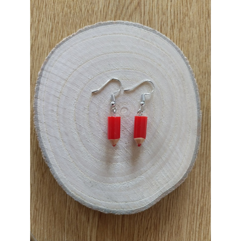 boucle d’oreille en crayon