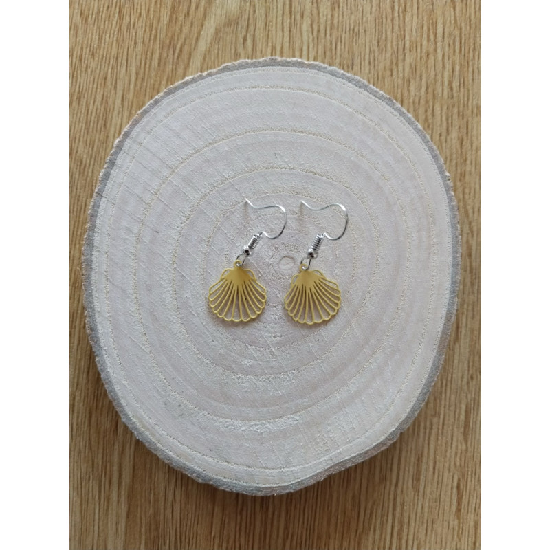Boucle d’oreille en coquillage