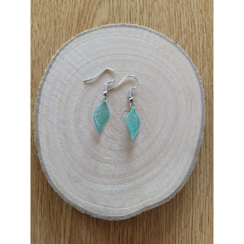Boucle d’oreille petite feuille