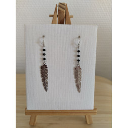 Boucle d’oreille plume fine