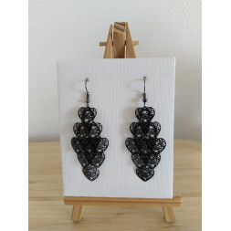 Boucle d’oreille cascade de cœurs