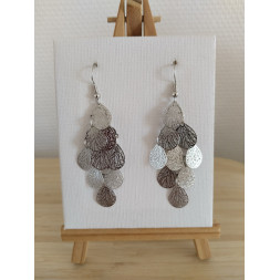 Boucle d’oreille petites feuilles argentées