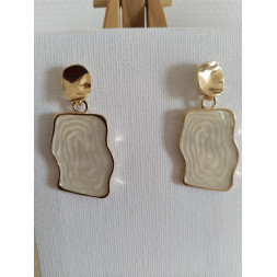Boucle d’oreille dorée