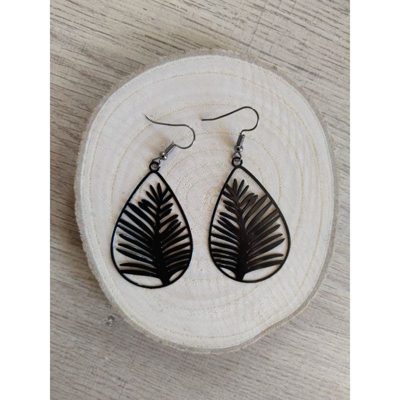 Boucle d’oreille feuille noire