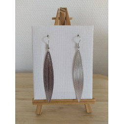 Boucle d’oreille feuille fine
