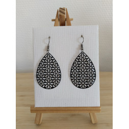Boucle d’oreille florale