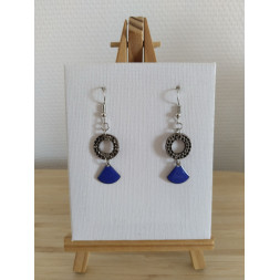Boucle d’oreille moderne