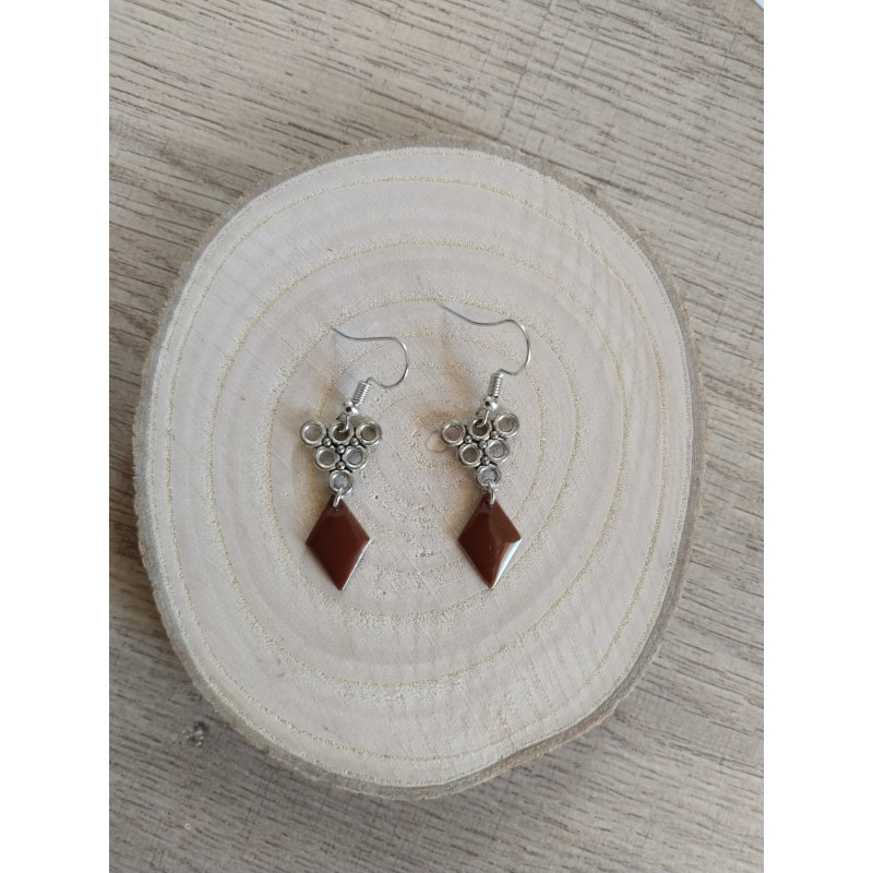 Boucle d’oreille moderne