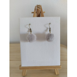 Boucle d’oreille petit pompon