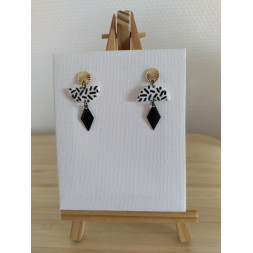 Boucle d’oreille moderne