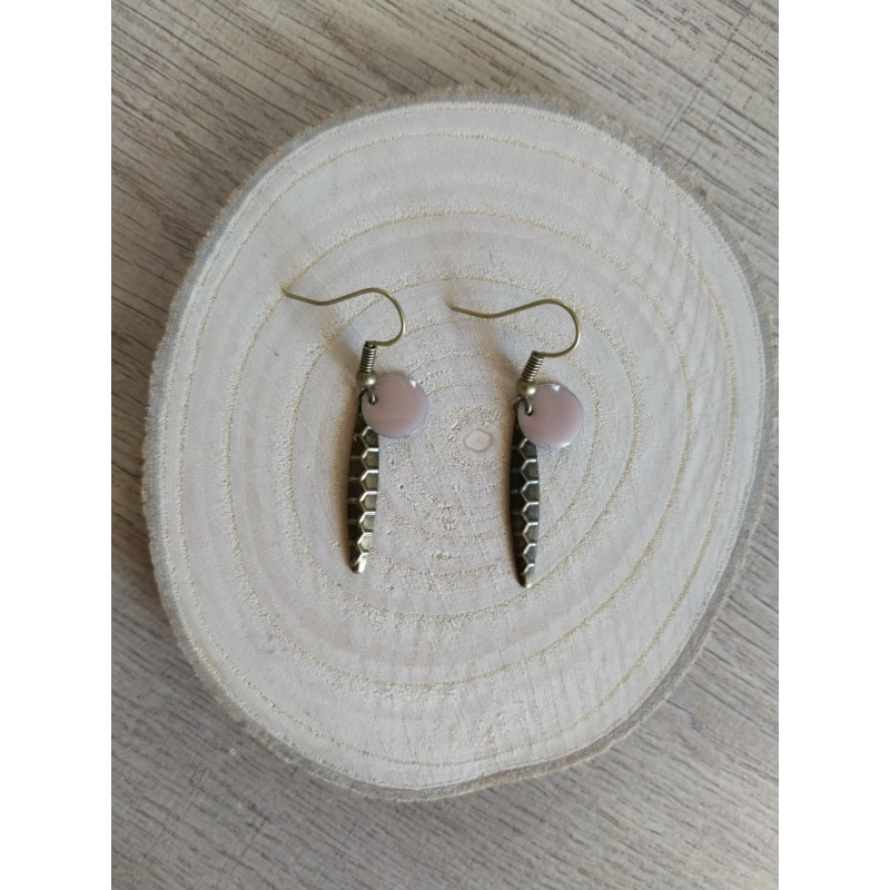 Boucle d’oreille rose et bronze