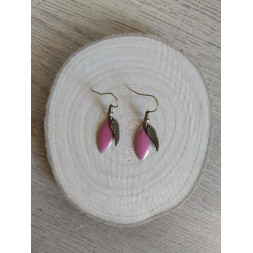 Boucle d’oreille petite goutte rose