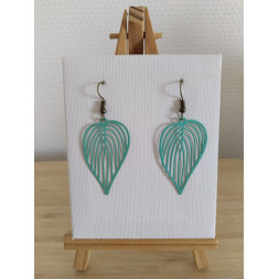 Boucle d’oreille verte en feuille