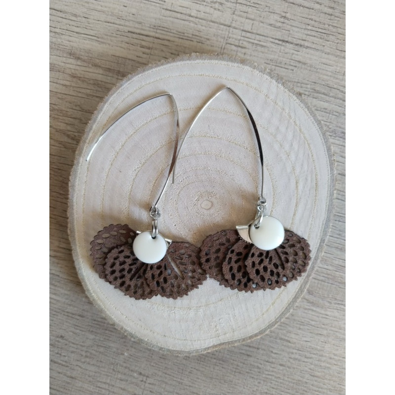 Boucle d’oreille daim marron