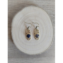 Boucle d’oreille martelée dorée