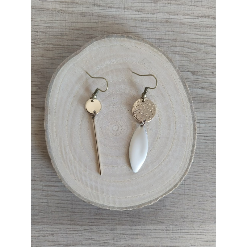 Boucle d’oreille asymétrique