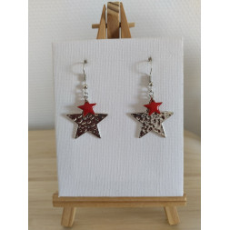 Boucle d’oreille étoilée argentée et rouge