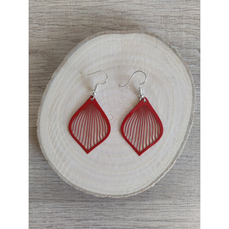 Boucle d’oreille en goutte rouge
