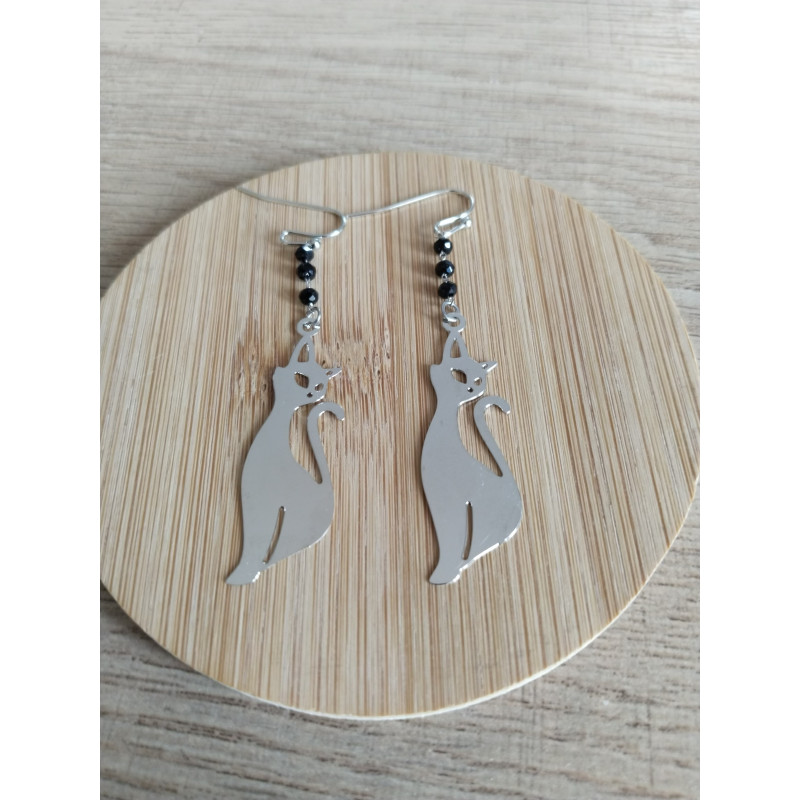 Boucle d’oreille chat argenté