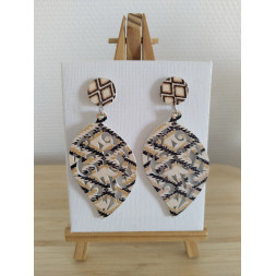 Boucle d’oreille feuille en bois beige