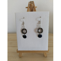Boucle d’oreille moderne