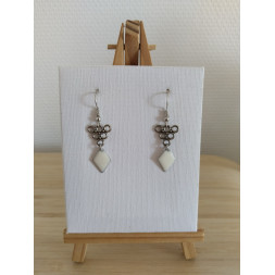 Boucle d’oreille argent et blanche