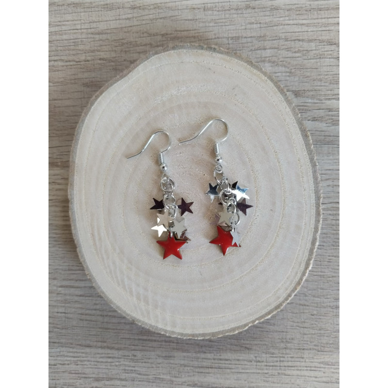 Boucle d’oreille en cascade d’étoilée