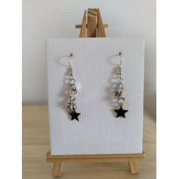 Boucle d’oreille cascade de petites étoiles