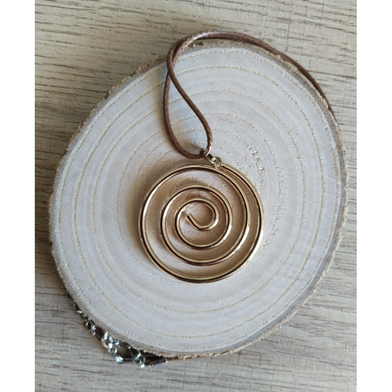 Collier en spirale dorée