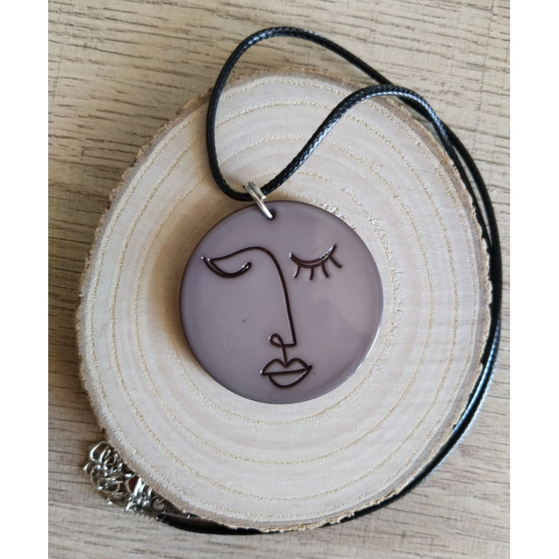 Collier visage de femme façon PICASSO