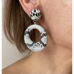 Boucle d’oreille ronde en python simili cuir