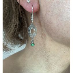 Boucle d’oreille en spirale argentée