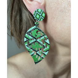 Boucle d’oreille feuille en bois