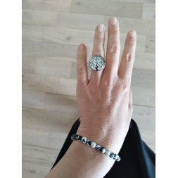 La bague et le bracelet assortis