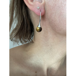 Boucle d’oreille petite perle brune ronde