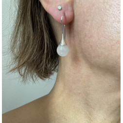 Boucle d’oreille perle ronde blanche