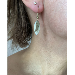 Boucle d’oreille petite aile en bronze