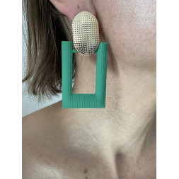 Boucle d’oreille rectangulaire verte et dorée