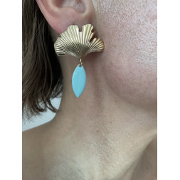 Boucle d’oreille en ginkgo asymétrique
