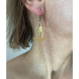 Boucle d’oreille contemporaine
