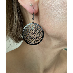 Boucle d’oreille noire graphique