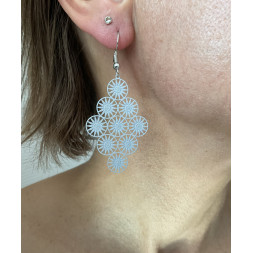 Boucle d’oreille en losange de rosaces