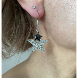 Boucle doublement étoilée en argentée et en noire