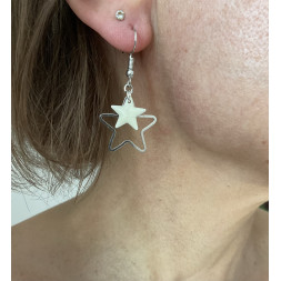 Boucle d’oreille étoiles blanche et argentée