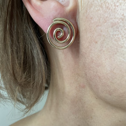 Boucle d ‘oreille en petite spirale