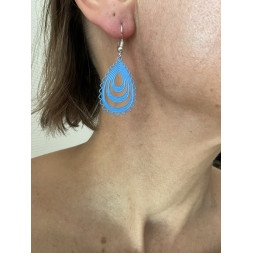 Boucle d’oreille en goutte bleue
