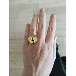 Bague avec une femme africaine