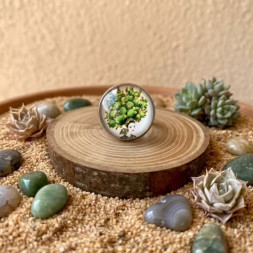 Une bague très nature