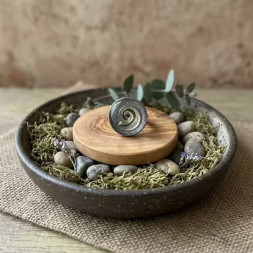 Une bague en spirale grise